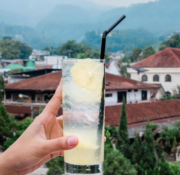 Hotel Three Eight Front One Boutique Batu Malang