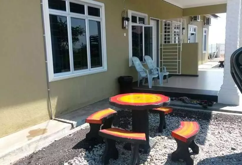 D Pantai Homestay Kuala Sg. Baru