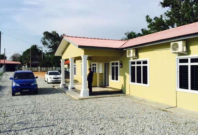 D Pantai Homestay Kuala Sg. Baru