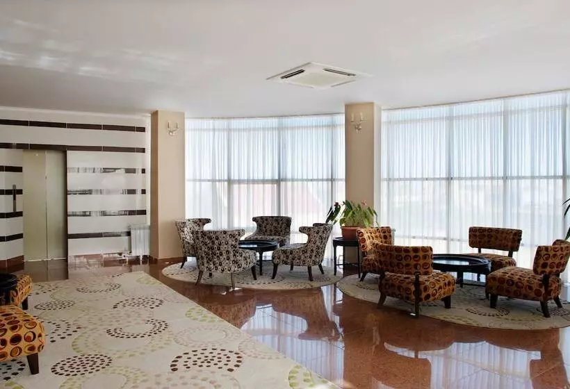 مسافرخانه Mandarin Hotel & Fitness Center