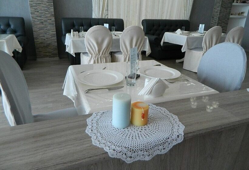 مسافرخانه Mandarin Hotel & Fitness Center