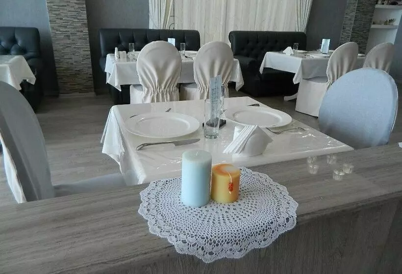 مسافرخانه Mandarin Hotel & Fitness Center