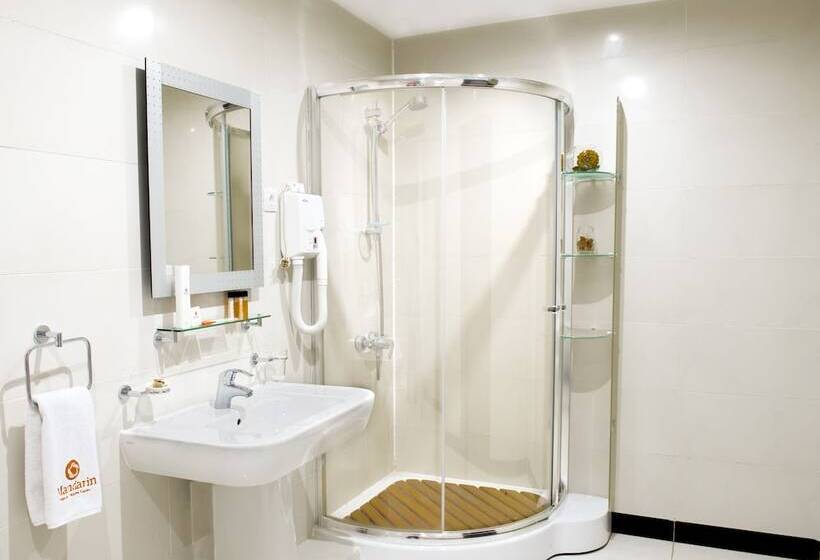 مسافرخانه Mandarin Hotel & Fitness Center