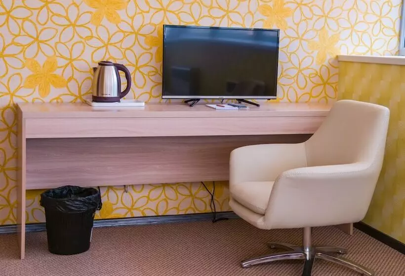 مسافرخانه Mandarin Hotel & Fitness Center