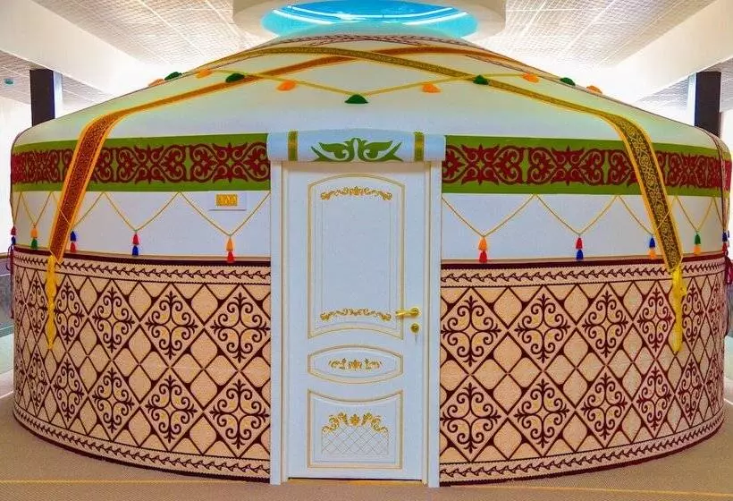 مسافرخانه Mandarin Hotel & Fitness Center