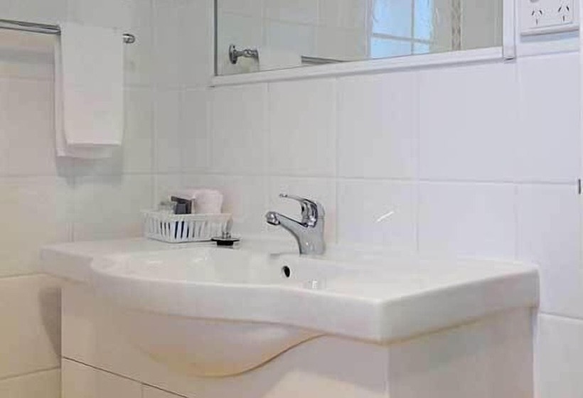 Отель Denmark Rivermouth Caravan Park