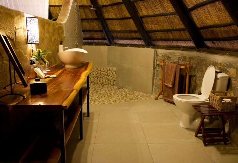 هتل Hornbill Lodge