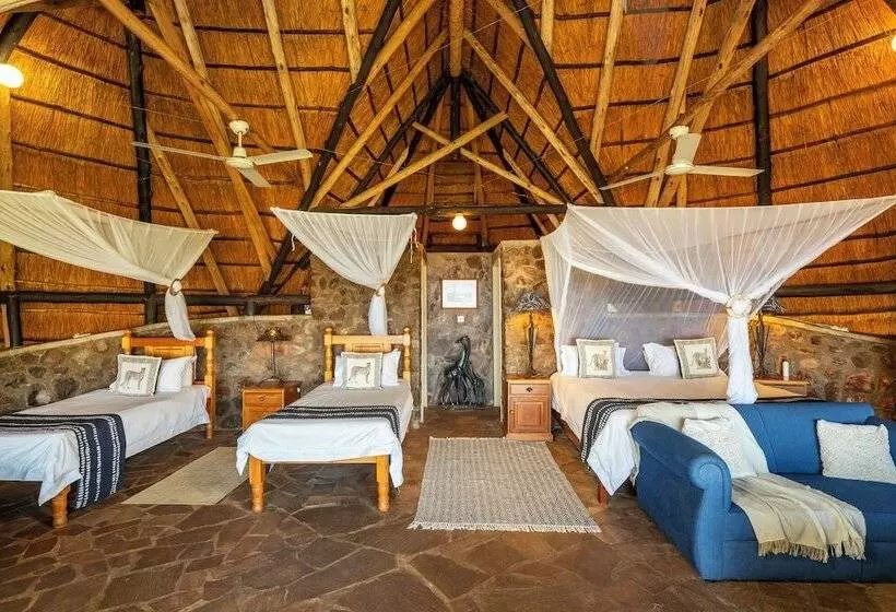 هتل Hornbill Lodge