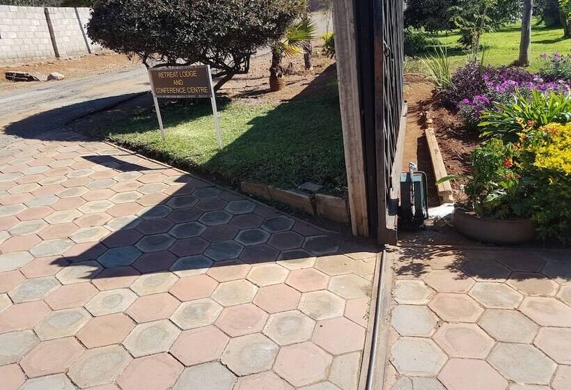 هتل Retreat Lodge And Conference Centre