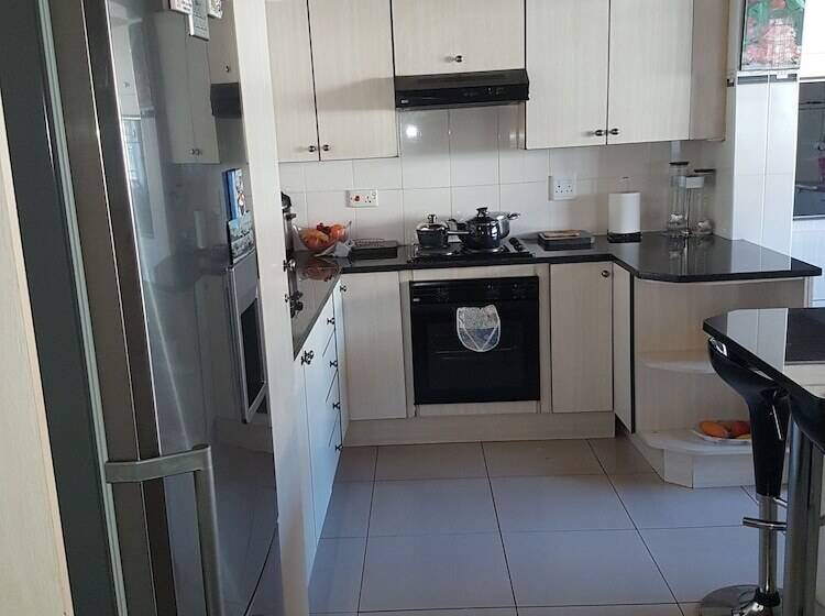 هتل Retreat Lodge And Conference Centre