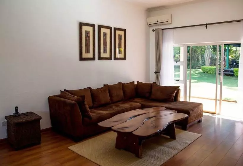 پانسیون Greystone Lodge