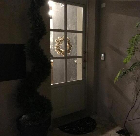 פנסיון Piccola Torre Maison