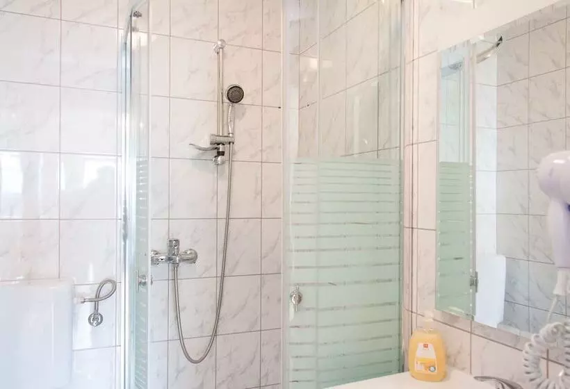 ペンション Rooms Garden Zagreb Airport