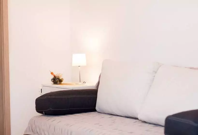 ペンション Rooms Garden Zagreb Airport