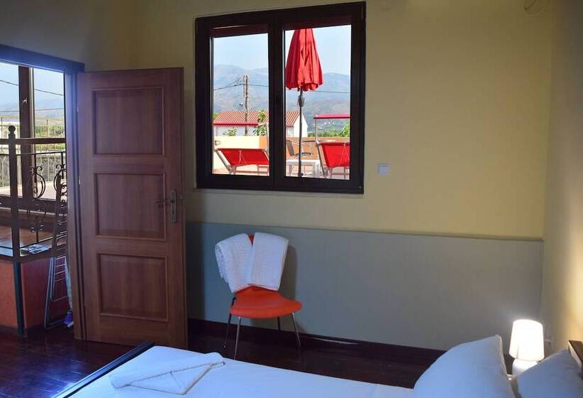 Venetian Cistern Villa