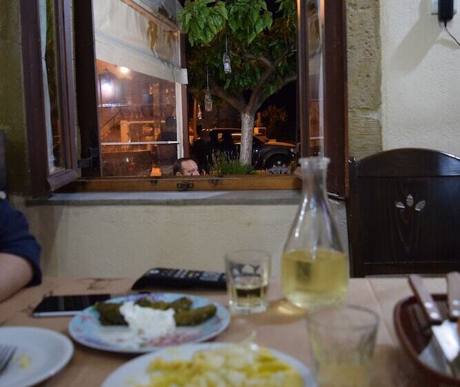 Venetian Cistern Villa