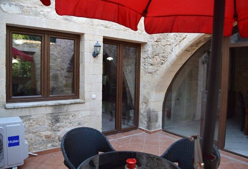 Venetian Cistern Villa