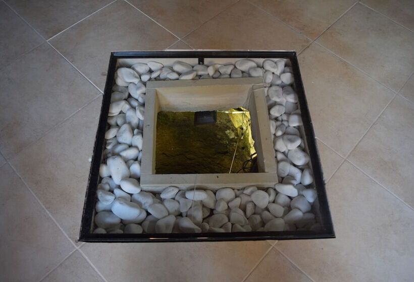 Venetian Cistern Villa