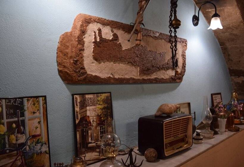 Venetian Cistern Villa