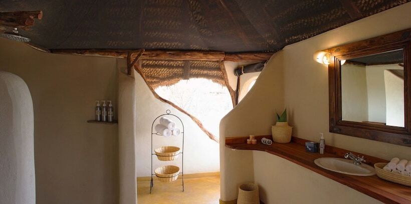 هتل Elewana Lewa Safari Camp