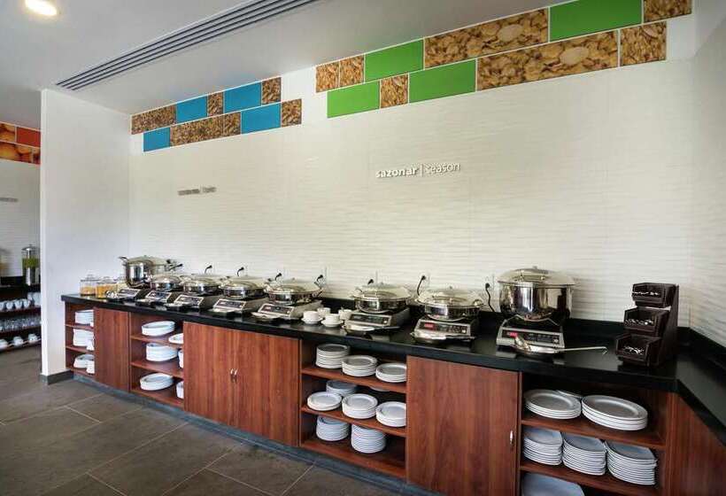 هتل Hampton Inn San Luis Potosi