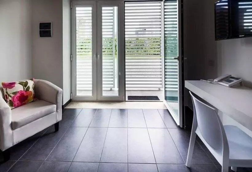 هتل Residence Peloni