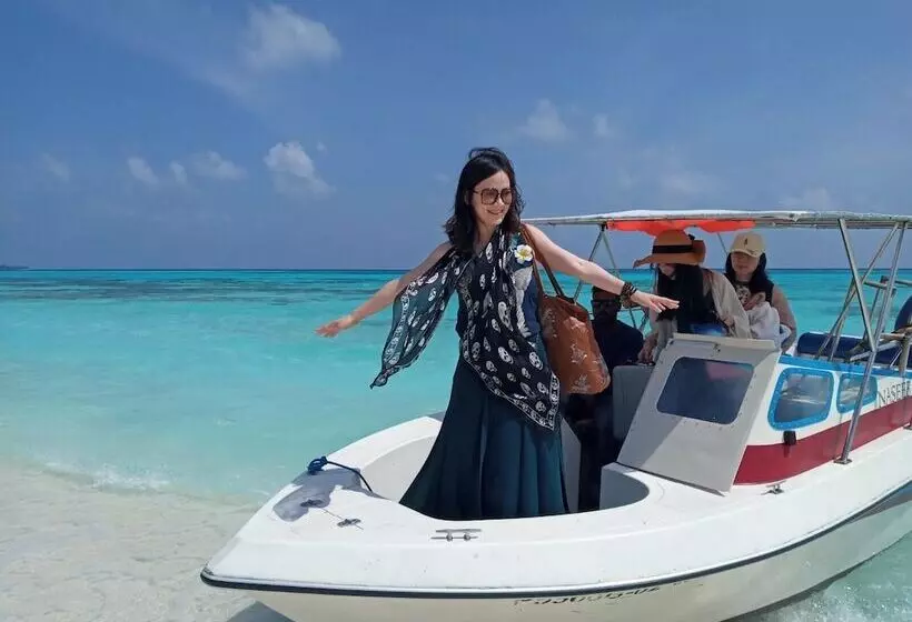هتل Surf Retreat