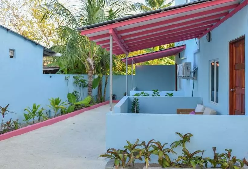هتل Surf Retreat