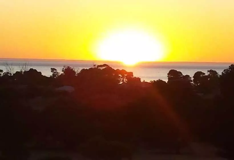 Motelli Oyster Court Apartments