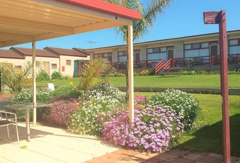 فندق على الطريق Oyster Court Apartments