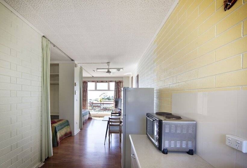 فندق على الطريق Oyster Court Apartments