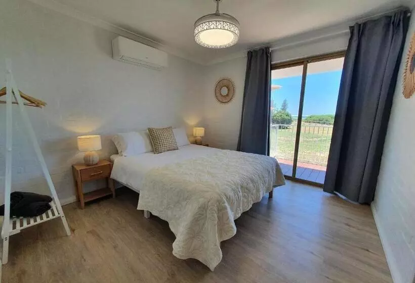 مُتل The African Reef