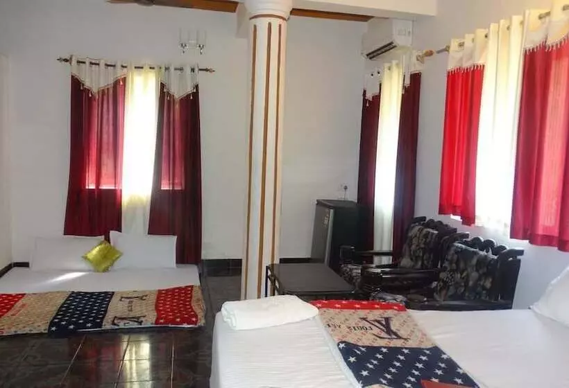 Pension (Hôtel basse catégorie) Thomson House