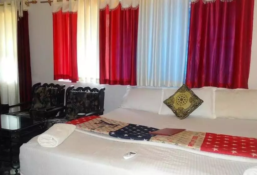 Pension (Hôtel basse catégorie) Thomson House