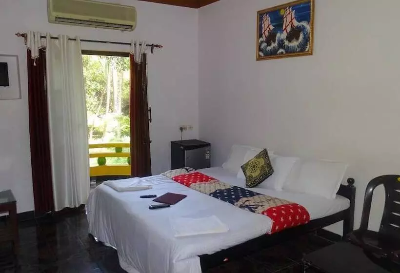 Pension (Hôtel basse catégorie) Thomson House