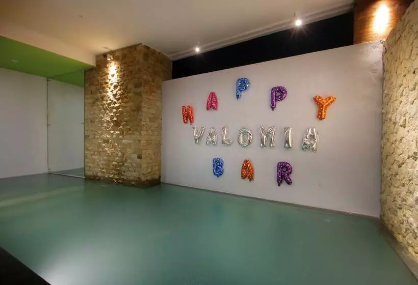 پانسیون Valomia Guest House