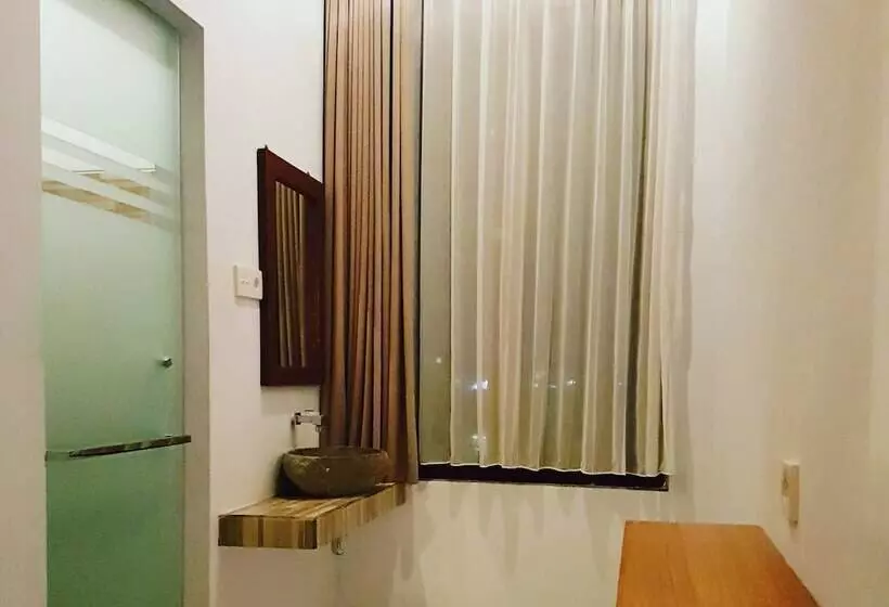 پانسیون Valomia Guest House