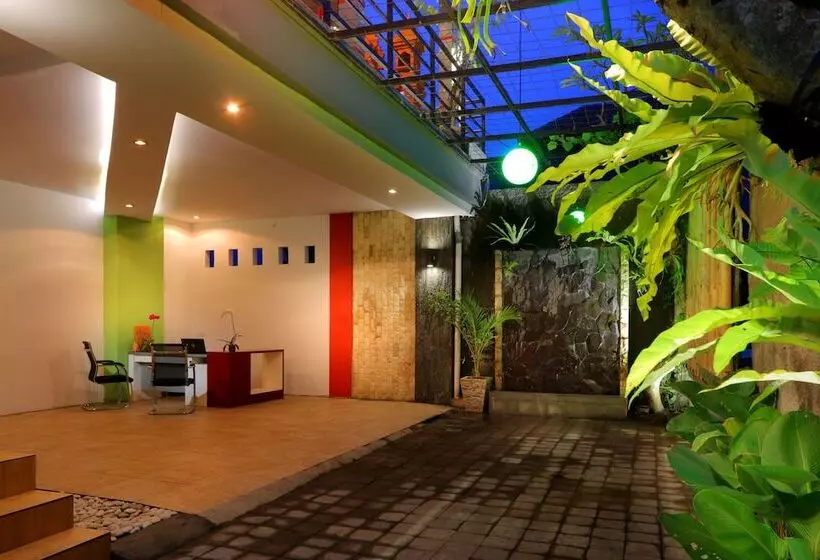 پانسیون Valomia Guest House