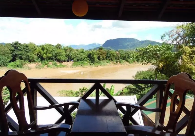 ペンション Kingkham Riverside