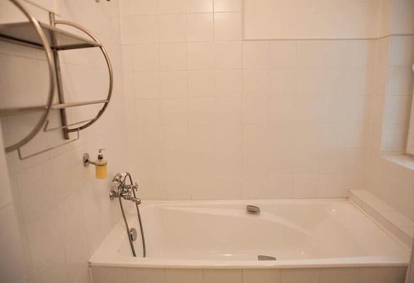 Provence Hotel 4 Seasons