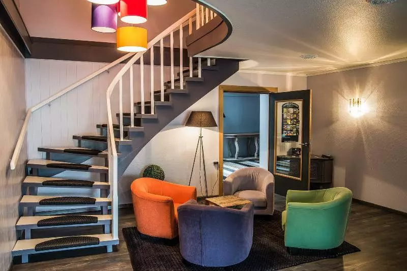 Shs Suite Home Sweet Strassen