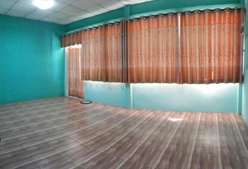 בית מלון כפרי Family House Resort