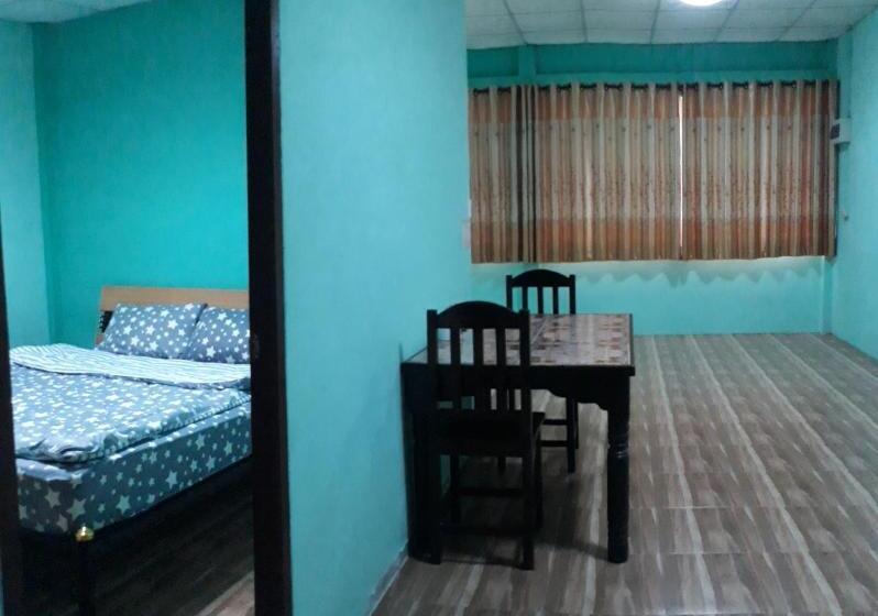 בית מלון כפרי Family House Resort