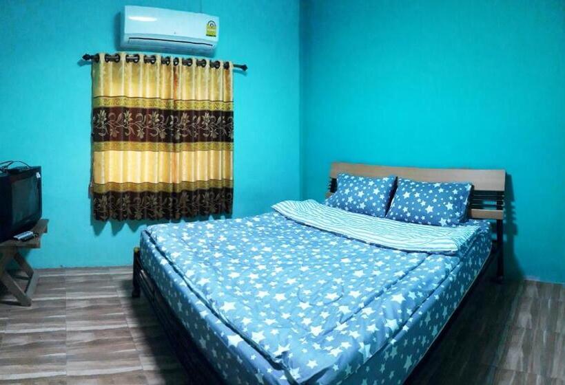 בית מלון כפרי Family House Resort