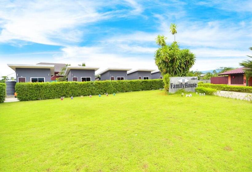 בית מלון כפרי Family House Resort