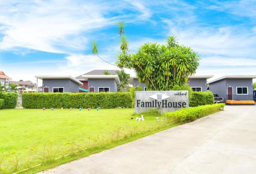 בית מלון כפרי Family House Resort