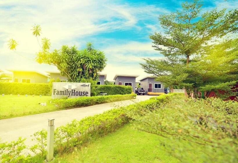 בית מלון כפרי Family House Resort