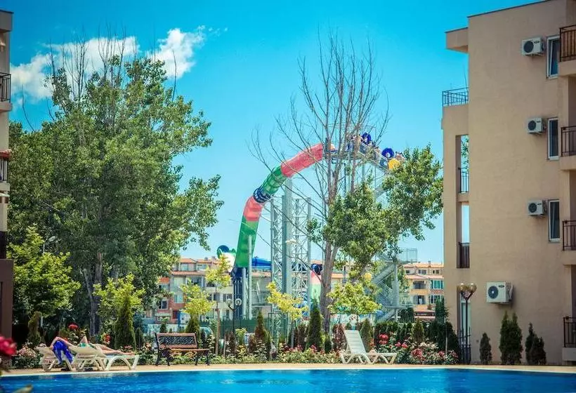 Hotelli Holiday Garden Resort