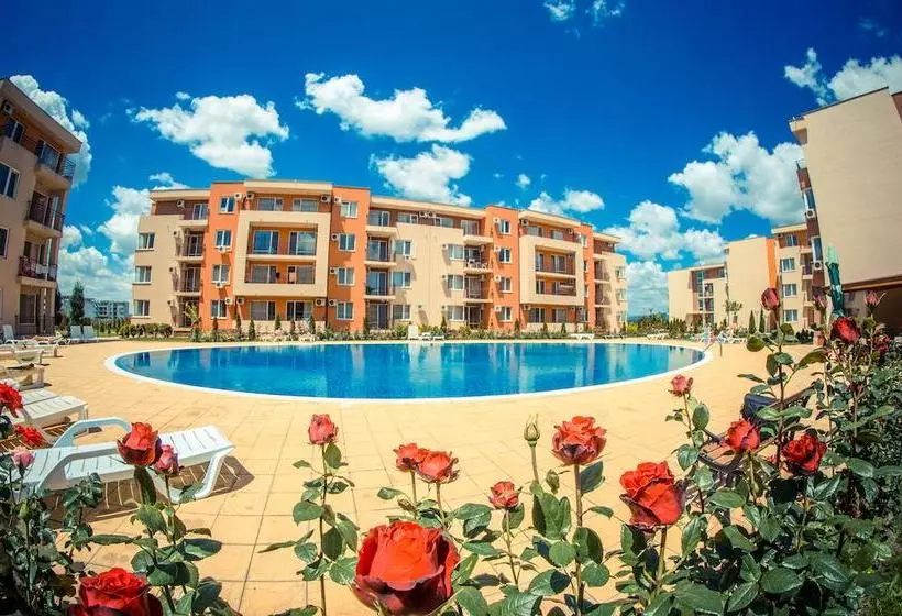 Hotelli Holiday Garden Resort