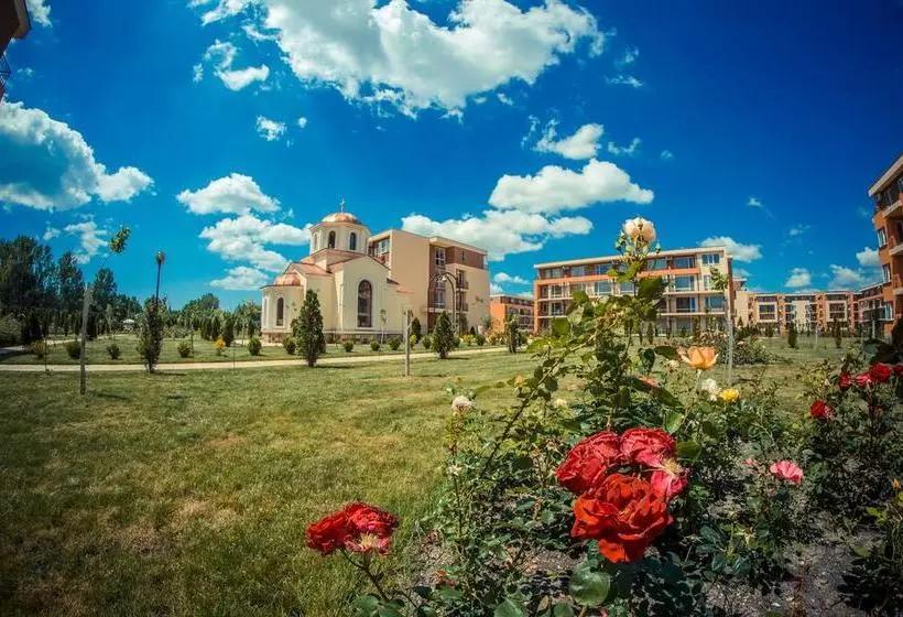 Hotelli Holiday Garden Resort
